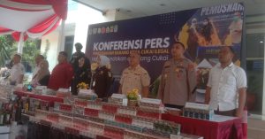 Bea Cukai Bekasi Musnahkan BMMN Rokok dan Minuman Beralkohol BKC