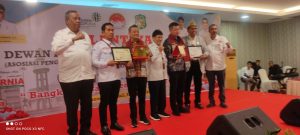 DR.(HC) Drs.Parlindungan Sihotang,SE,SH,MSi Lantik Pengurus DPC APMIKIMMDO Kota Medan