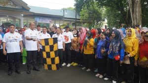 Pj. Bupati Langkat Lepas Gerak Jalan Santai HUT PGRI ke-79