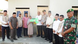 Pj.Bupati Faisal Hasrimy Serahkan Rumah Baru untuk Korban Kebakaran