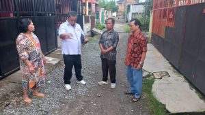 Binsar Simarmata Terima Keluhan Warga Gg Horas Soal Kepling dan Jalan Rusak