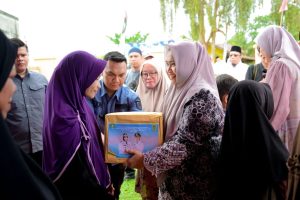 Sapa Warganya dan Salurkan Berbagai Bantuan, Bupati Kasmarni Safari Ramadhan ke Rupat Utara