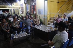 Kombes Pol Gidion Kunjungi Satgas Anti Tawuran di Kantor Lurah TSM I