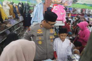 Kapolres Langkat ajak Anak Yatim Belanja Pakaian Lebaran
