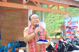 Wakil Bupati Samosir bersama Kepala KPw BI Sibolga Launching Galeri UMKM Bukit Holbung