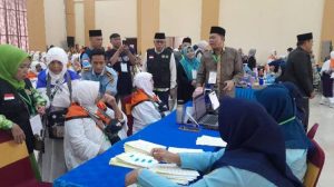 H. Ahmad Qosbi, S.Ag, MM Lepas Keberangkatan JCH Kloter 6