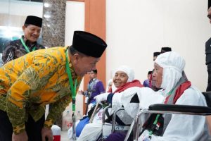 Ketua PPIH Lepas Keberangkatan Jemaah Calon Haji Kloter 5
