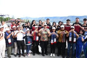 Bersama Wamen Pariwisata RI dan Gubsu, Bupati Samosir Canangkan Gerakan Wisata Bersih dan Launching Visit Samosir Years 2025-2026