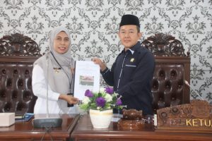 Rapat Paripurna Penyampaian SK DPRD Atas Rekomendasi LKPJ Wali Kota TA/2024