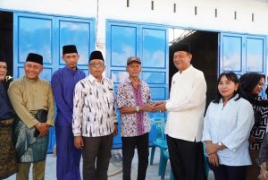 Bupati Langkat Serahkan Kunci Ruko Korban Kebakaran