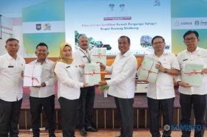 Musrenbang RPJMD 2025–2029, Bupati Karo Serahkan SHM untuk Warga Relokasi dan Penghargaan Inovasi Pemerintah Daerah