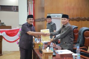 Bupati Anwar Sadat Sampaikan Tanggapan atas Pemandangan Umum Fraksi-Fraksi