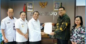 PT Ultrajaya Salurkan Beasiswa CSR bagi Siswa Berprestasi di Kabupaten Karo