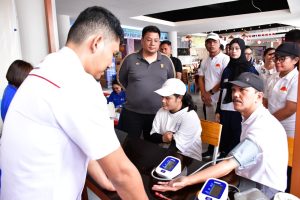 Kerjasama dengan Pemkab Samosir, Yayasan Gerakan Perempuan Pesisir Gelar Pengobatan Gratis