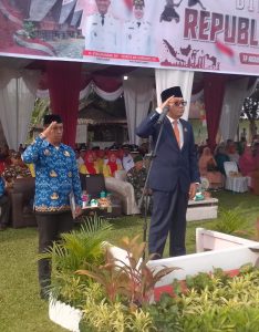 Peringatan HUT RI ke 80, Safitri Harianto Anggota DPRD Langkat Bacakan Teks Proklamasi 1945
