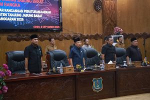 Mewakili Bupati, Sekda Hadiri Rapat Paripurna Penyampaian Nota Ranperda APBD Tanjab Barat 2026