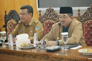 Bupati Tanjab Barat Anwar Sadat Pimpin Rapat Penyusunan RAPBD Tahun 2026