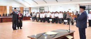 Bupati Lantik Gelora Kurnia Putra Ginting Sebagai Sekdakab Karo