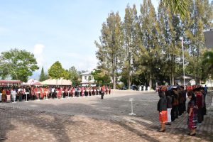 Upacara Hari Kesadaran Nasional, ASN Samosir Kompak Kenakan Ulos