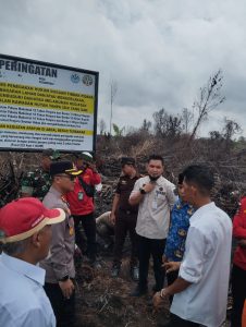 Polres Bengkalis Gencar Sosialisasi dan Penegakan Hukum Karhutla Melalui Pemasangan Plang Peringatan