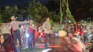 Laporan Melalui Call Center 110 Direspons Cepat, Polsek Patumbak Tangani Banjir di Medan Amplas