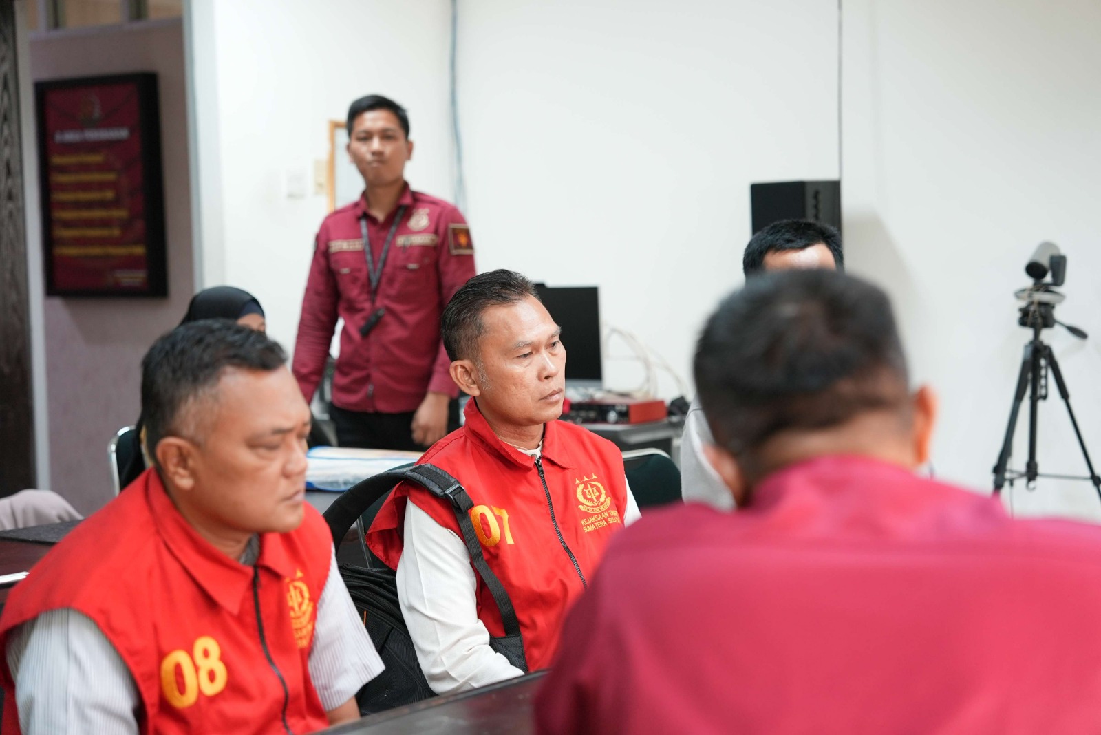 Tim Penyidik Kejati Sumsel Limpahkan Tahap II Perkara Dugaan Korupsi Oknum Jaksa Gadungan
