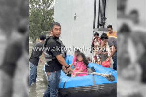 ‎Tinggi Air di Gaperta Medan Capai Seleher Orang Dewasa, Ketua Mapel Indonesia Turun Bantu Evakuasi Warga