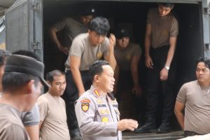 Helikopter Polda Sumut Kembali Distribusikan Bantuan Logistik, Prioritas Mendarat di Sibolga dan Tapteng