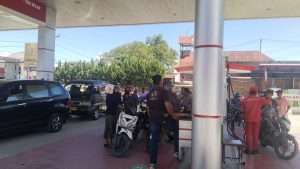 Krisis BBM Landa Balige, Antrean Panjang Warnai SPBU