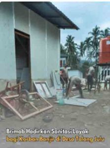 Brimob Hadirkan Sanitasi Layak bagi Korban Banjir di Desa Tolang Julu