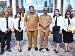 Bupati Samosir Serahkan 803 SK PPPK Paruh Waktu, Vandiko: Ini Era Baru Pengabdian
