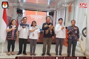Pelantikan Penata Kelola Pemilian Umum, 2 PNS KPU TobaTerima Jabatan Fungsional