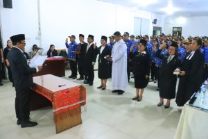 Wabup Samosir Lantik 75 Pejabat, Ariston Sidauruk Tegaskan ASN Harus BerAKHLAK dan Siap Kerja Cepat