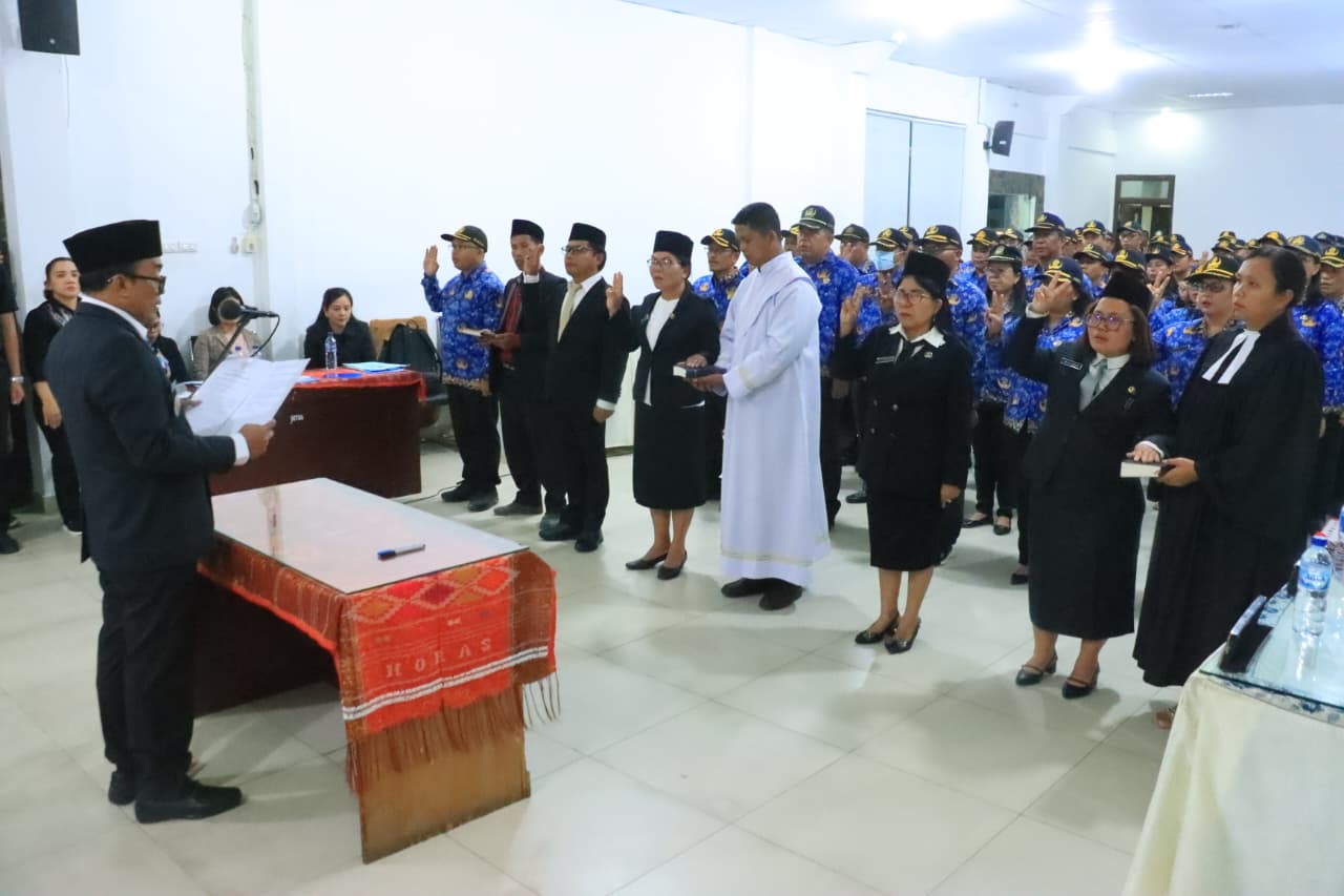 Wabup Samosir Lantik 75 Pejabat, Ariston Sidauruk Tegaskan ASN Harus BerAKHLAK dan Siap Kerja Cepat