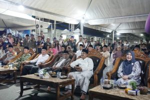 Bupati Tanjabbar Hadiri Festival Arakan Saur Malam Penutupan