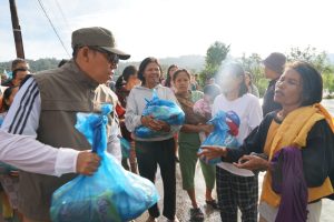 Bupati Tapanuli Utara Tinjau Lokasi Bencana Puting Beliung di Tarutung dan Sipoholon