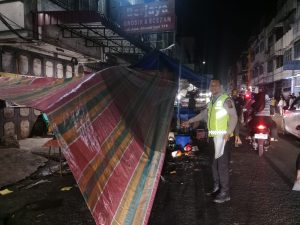 Honda Brio BK 1796 RAA Tabrak Warung Tepi Jalan di Binjai, Lima Luka, Hasil Tes Urine Negatif