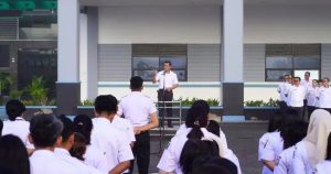 Tingkatkan Kedisiplinan Pasca Libur Panjang, Sekda Karo Pimpin Apel Gabungan Atas Arahan Bupati Karo