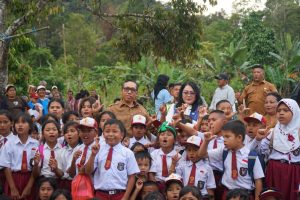 ‎Kunjungan ke Dolok Nauli, Bupati Tapanuli Utara Dorong Sinergi Desa dan Percepatan Pembangunan