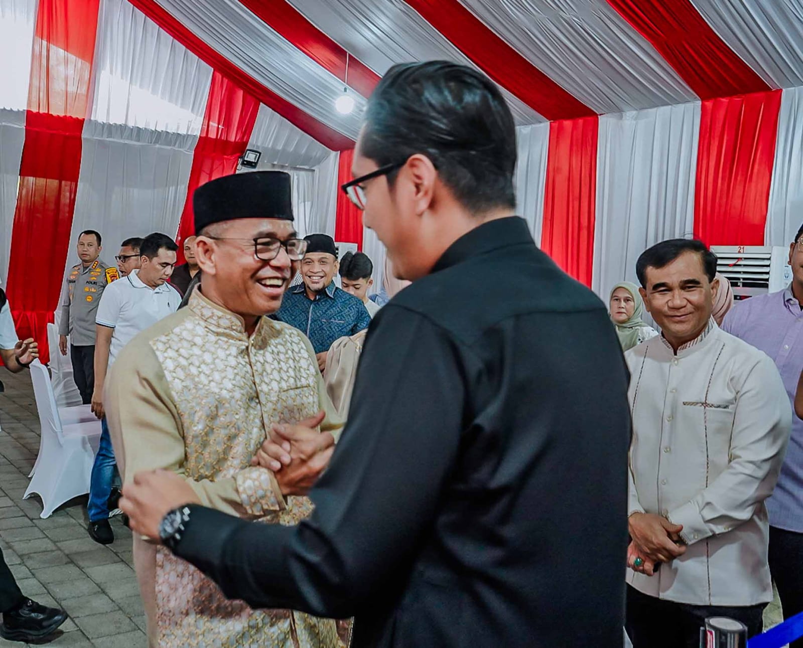 Zakiyuddin Harahap Sambut Hangat Tamu Halalbihalal