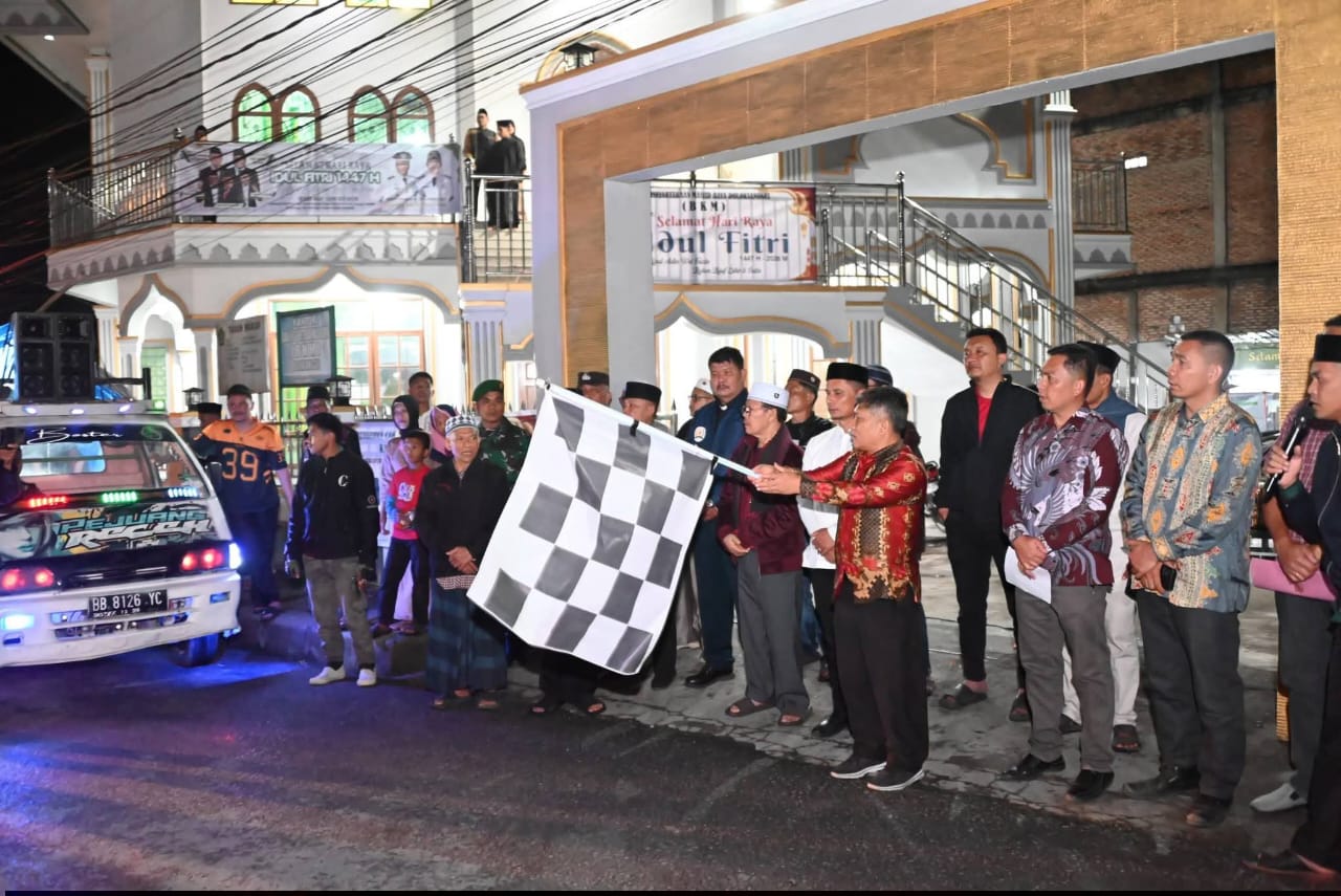 Bupati Humbahas Lepas Pawai Takbiran Keliling Sambut 1 Syawal 1447 H