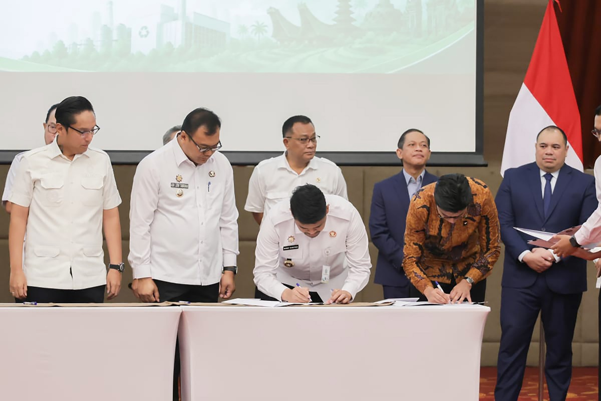 Gubsu Bobby Teken MoU PSEL dengan Danantara, Targetkan Medan Raya Bebas Sampah