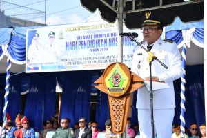 Wabup Samosir Pimpin Upacara Hardiknas 2026, Ulos Warnai Semangat Pendidikan dan Budaya