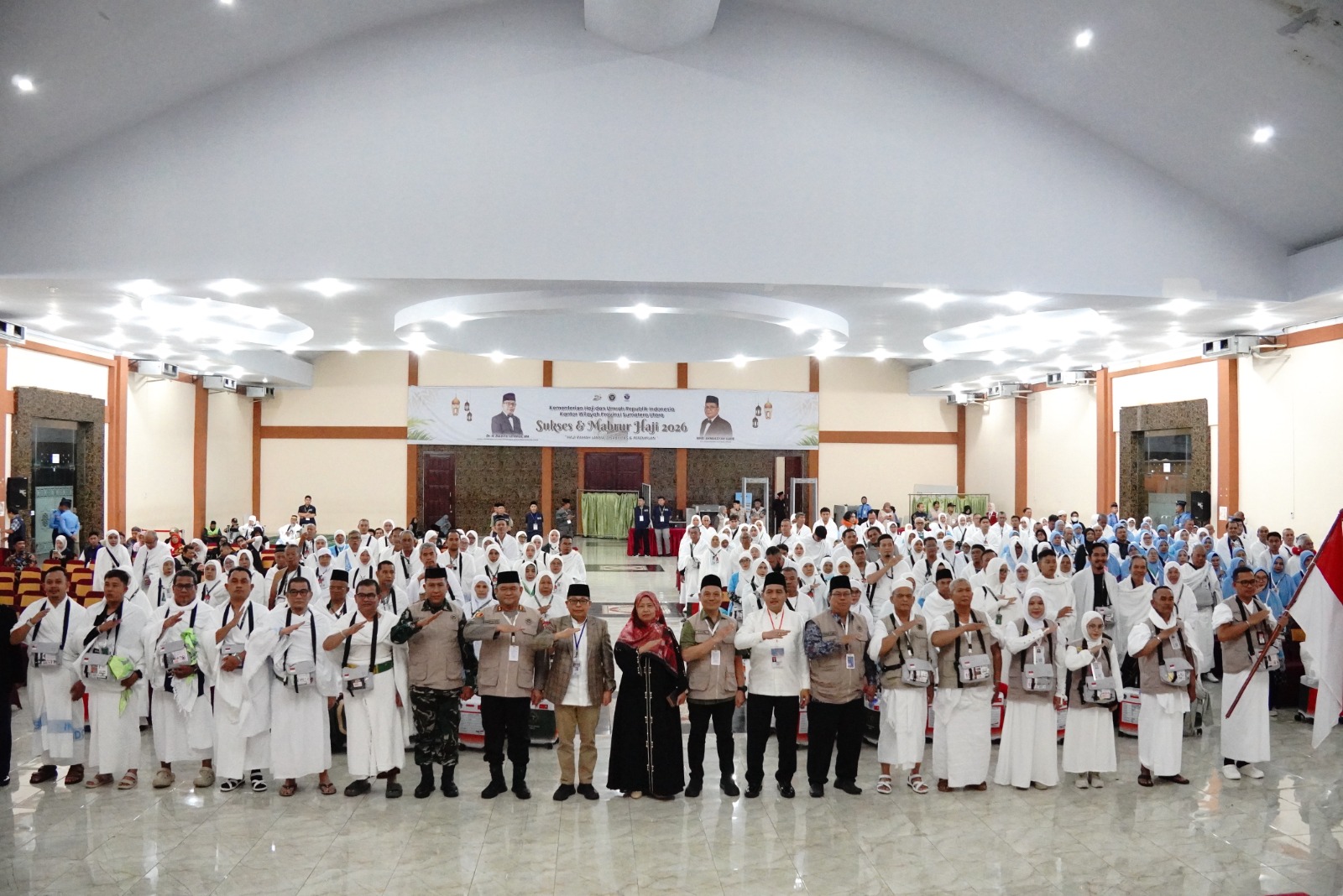 Kakanwil Kemenhaj Sumut Lepas Kloter Terakhir Embarkasi Medan