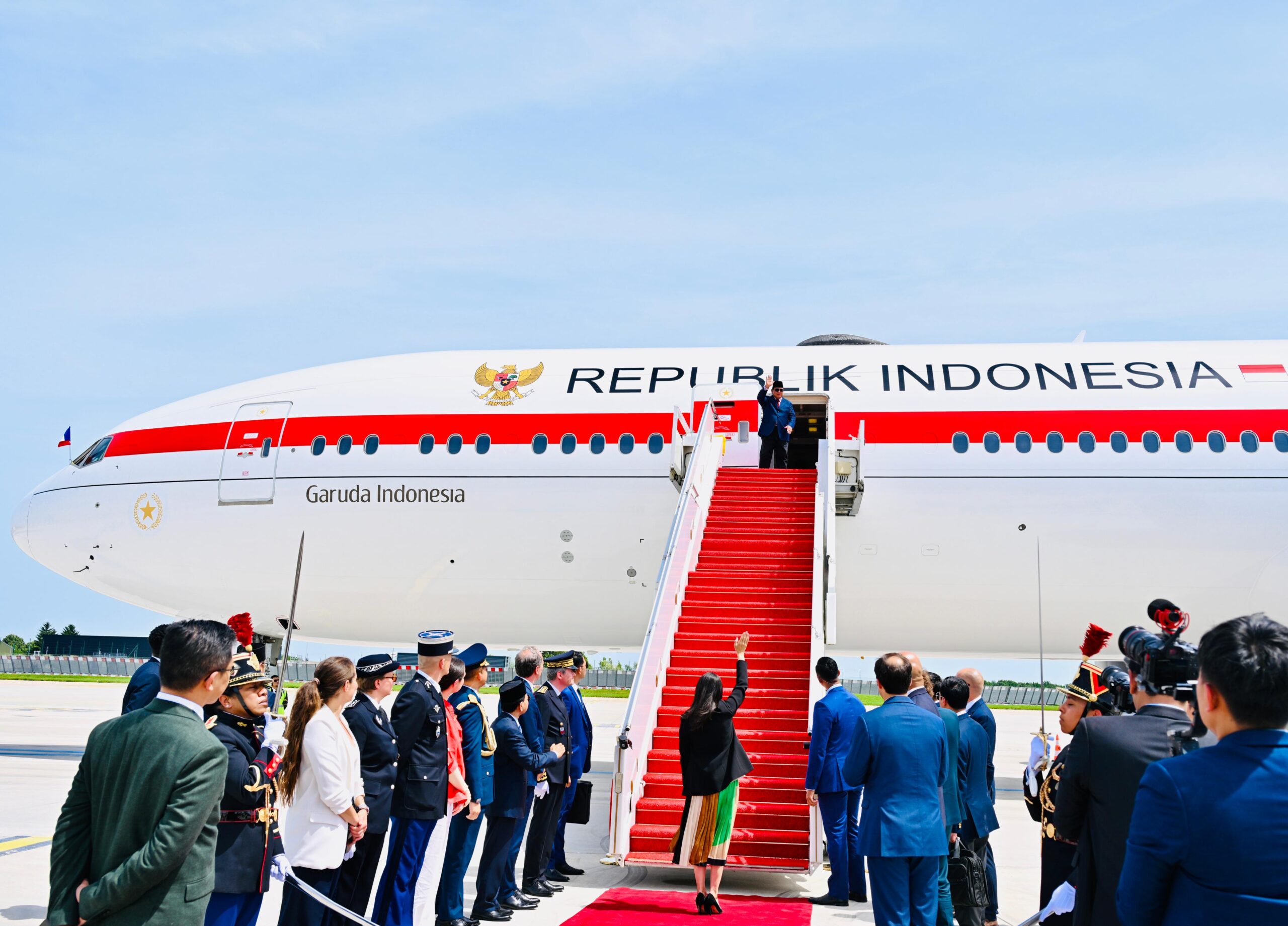 Presiden Prabowo Pulang dari Paris 