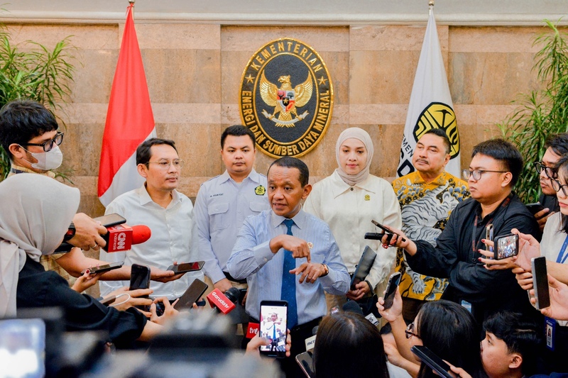 ‎Menteri ESDM Bahlil Lahadalia saat memberi keterangan pers. (Foto: Ist/Aktual Online)