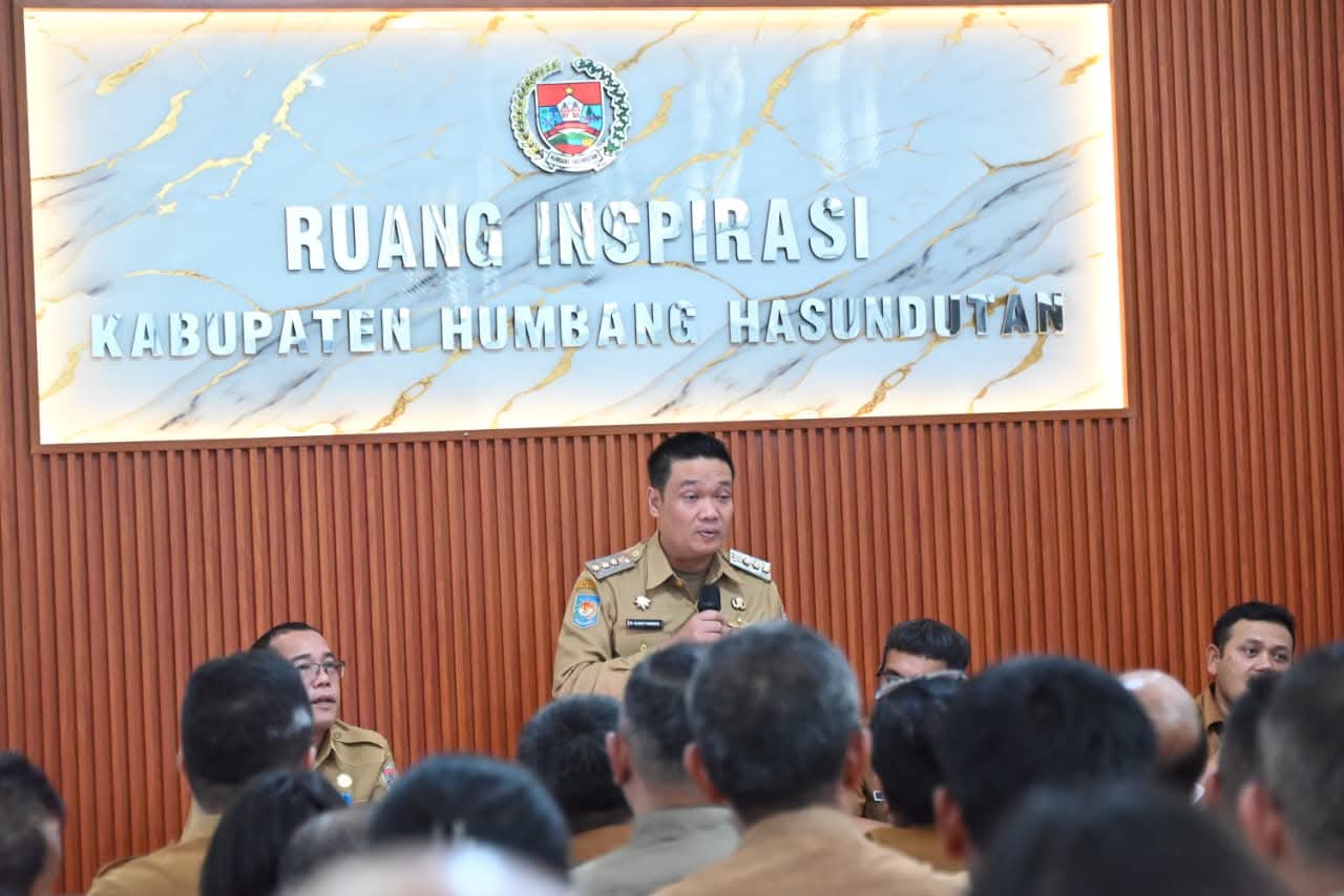 Bupati Humbahas Gelar Rapat Evaluasi Kinerja Eselon III Perdana di Lingkungan Pemkab