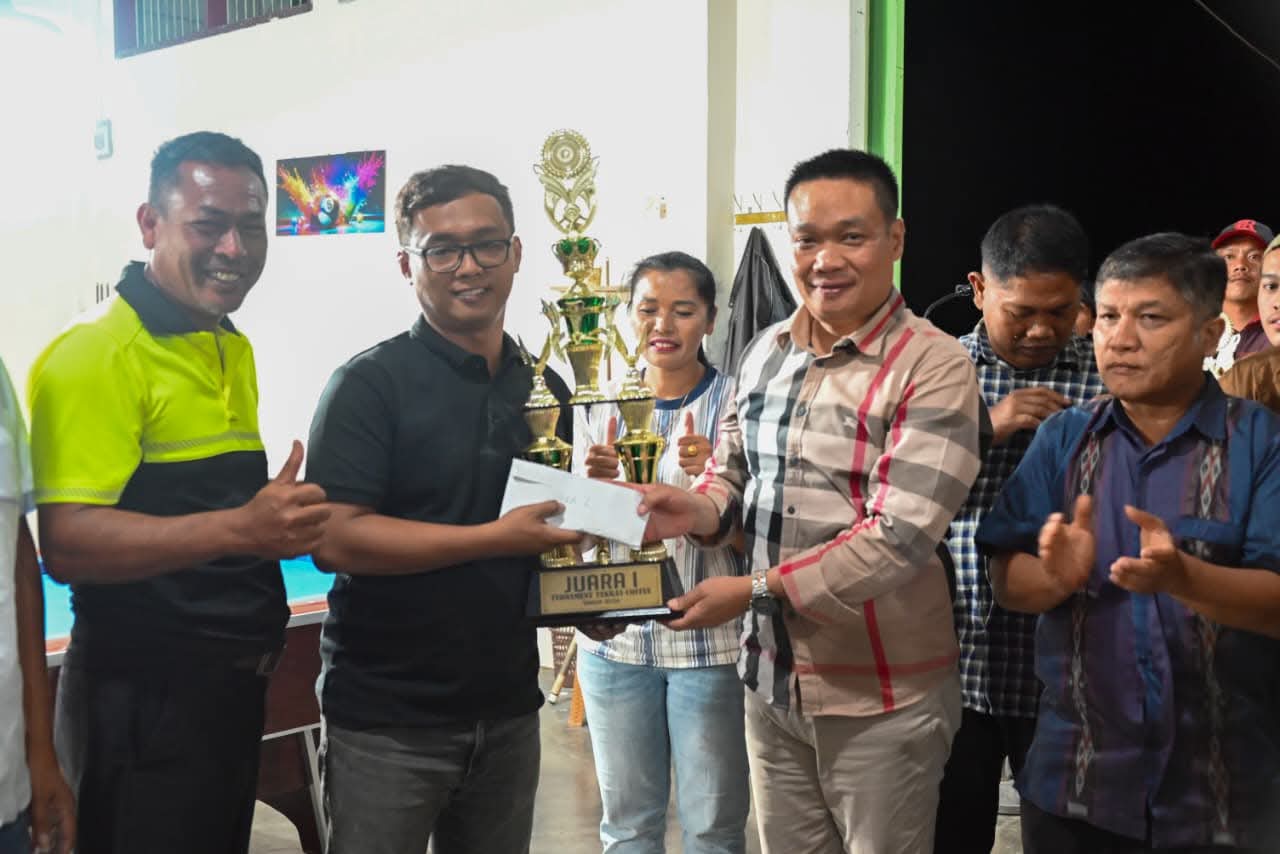 Bupati Humbahas Tutup Turnamen Biliar, Juara I Diraih Hendra Tambunan dari Toba