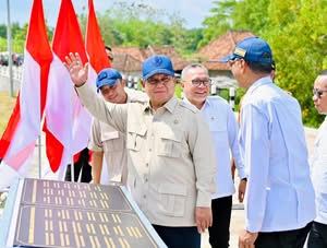 ‎Presiden Prabowo Resmikan 1.151 Kilometer Jalan Daerah di 37 Provinsi, Perkuat Konektivitas hingga Pelosok Indonesia