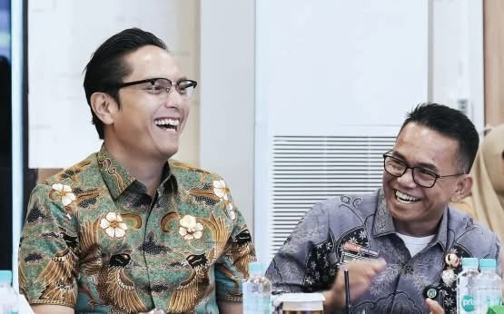 ‎Upah Pungut Vs Bank Sumut Bukan Sebuah Kebetulan, Siapa Akan Tumbang Duluan (?)